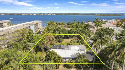 631 Lakeside Harbor Boynton Beach FL 33435