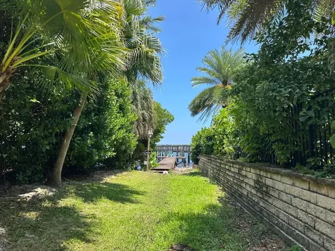 631 Lakeside Harbor Boynton Beach FL 33435