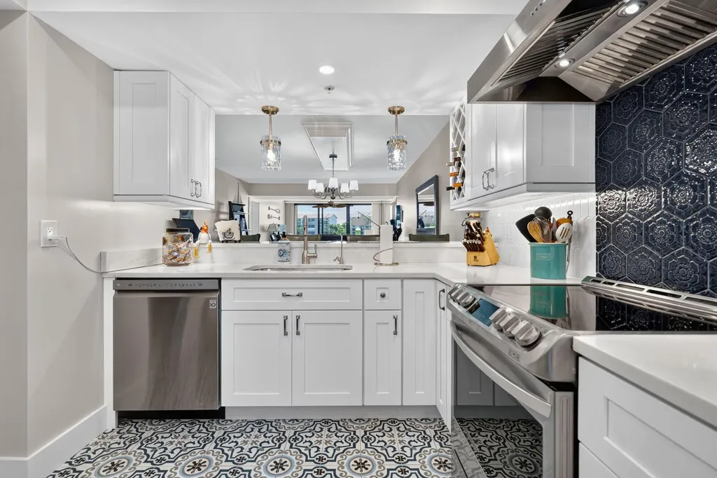 2401 Marina Isle Way Jupiter FL 33477