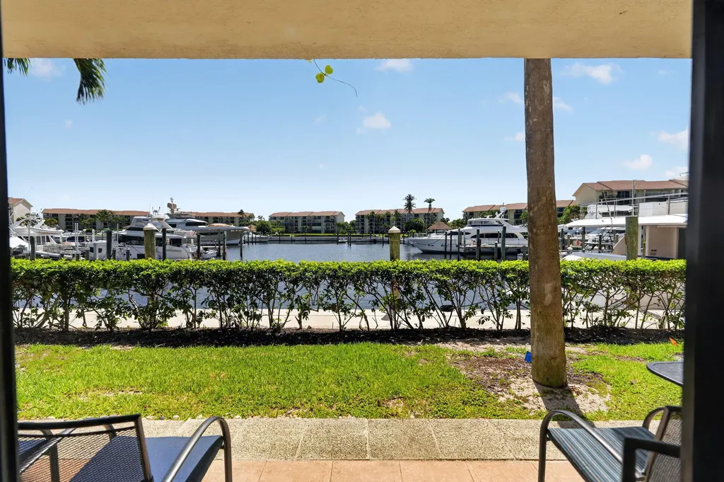2401 Marina Isle Way Jupiter FL 33477