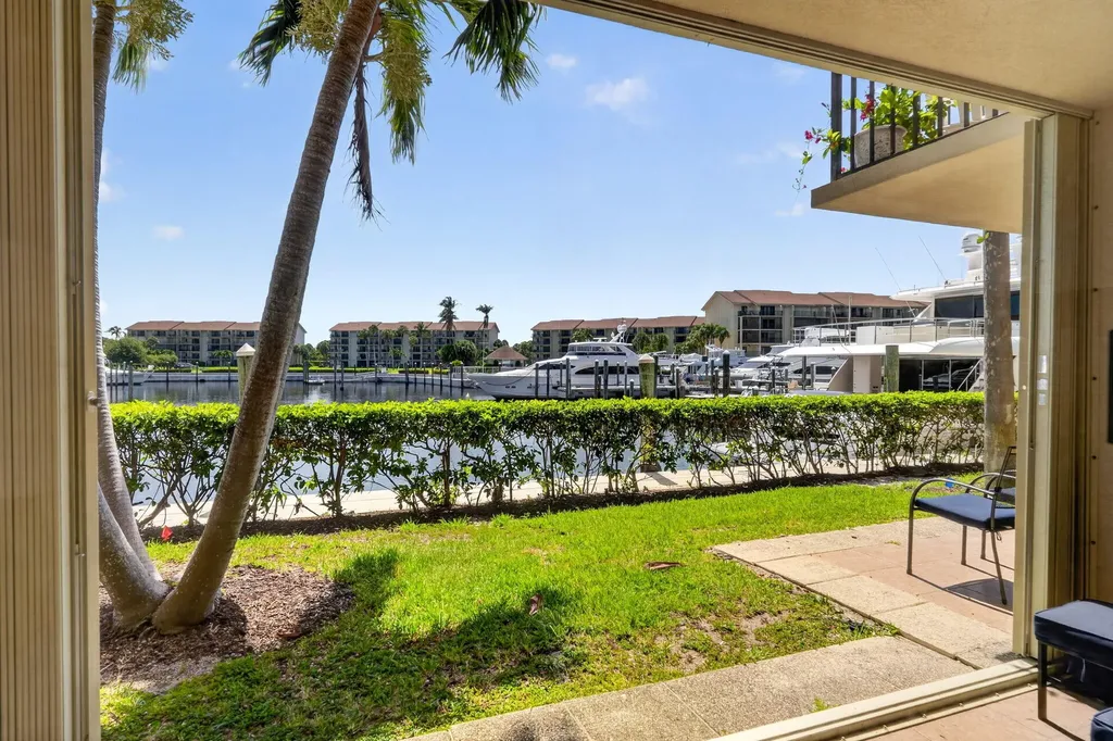 2401 Marina Isle Way Jupiter FL 33477