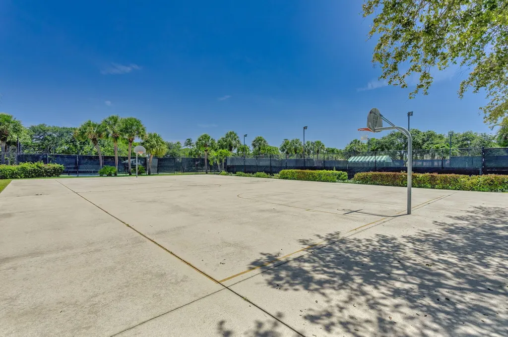 2401 Marina Isle Way Jupiter FL 33477