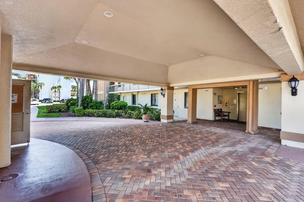 2401 Marina Isle Way Jupiter FL 33477
