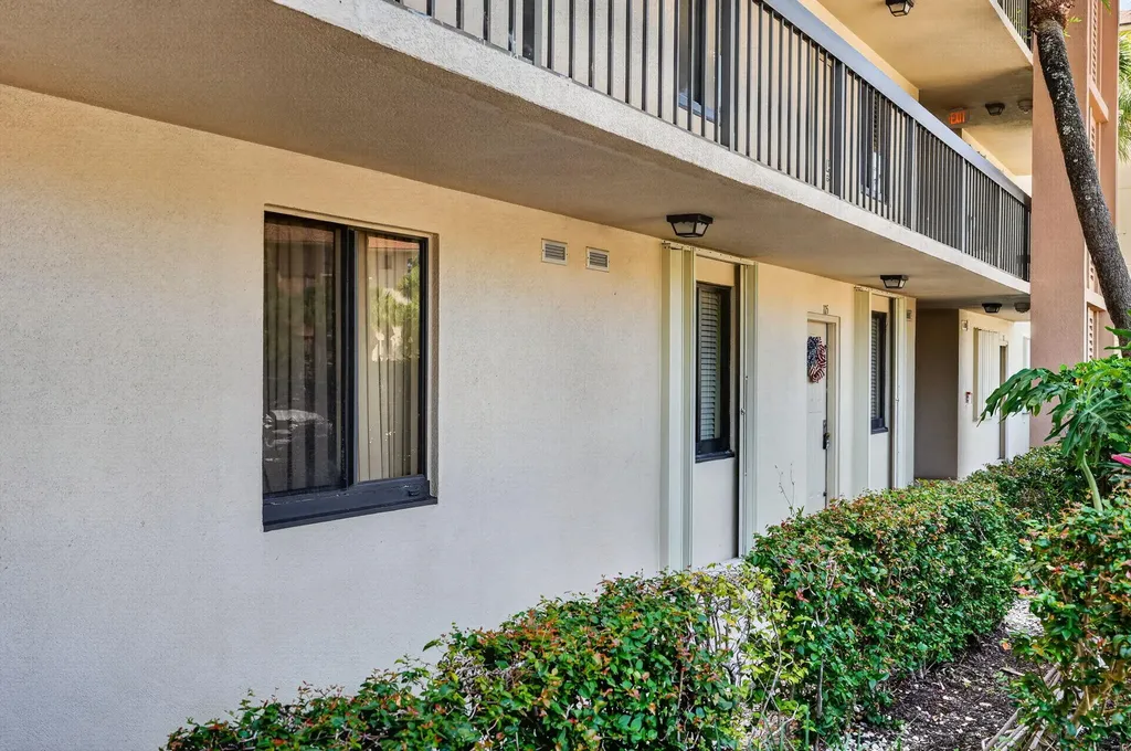 2401 Marina Isle Way Jupiter FL 33477