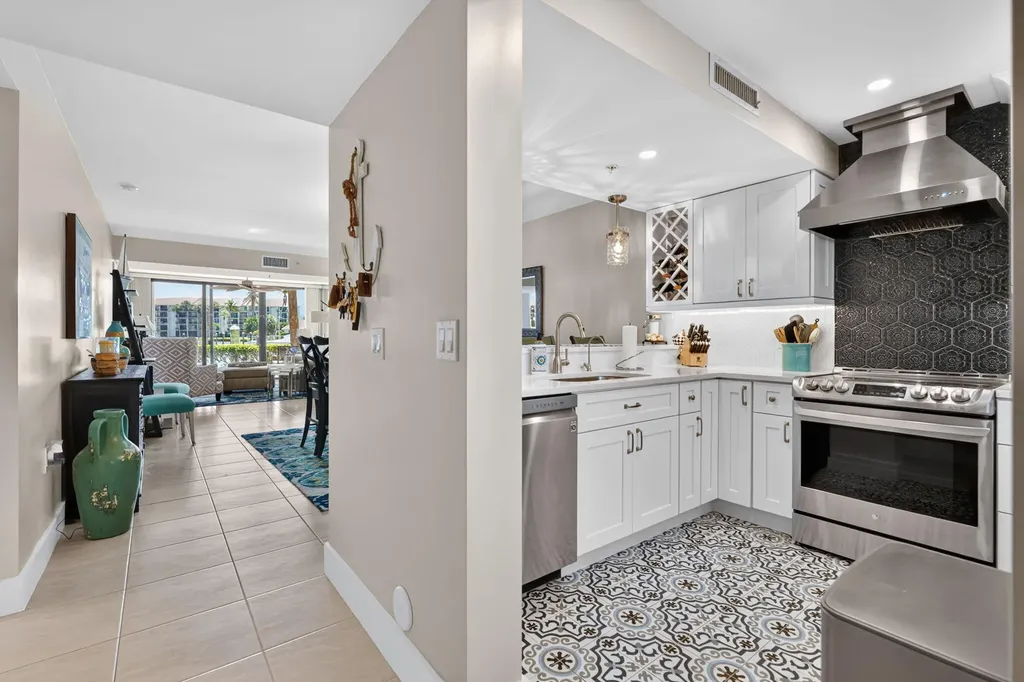2401 Marina Isle Way Jupiter FL 33477