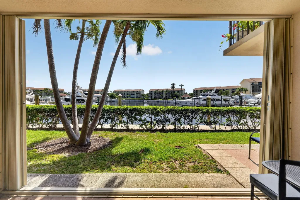 2401 Marina Isle Way Jupiter FL 33477