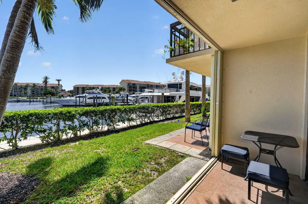 2401 Marina Isle Way Jupiter FL 33477