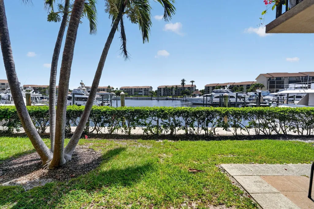 2401 Marina Isle Way Jupiter FL 33477