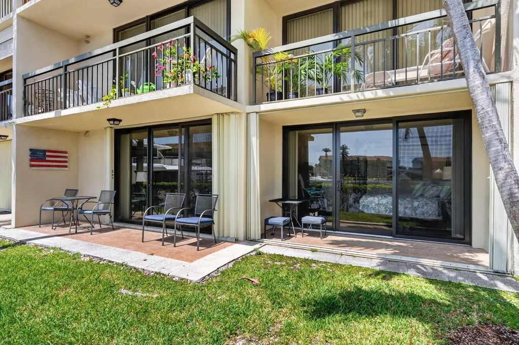 2401 Marina Isle Way Jupiter FL 33477