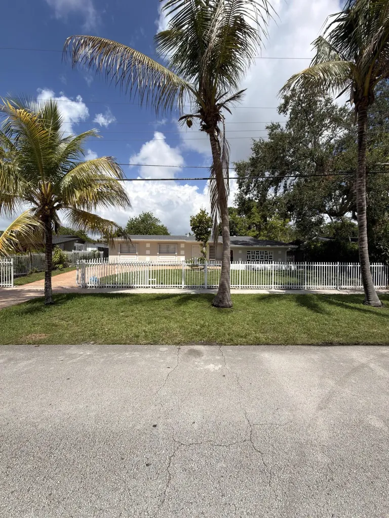 7500 SW 98th Court Miami FL 33173