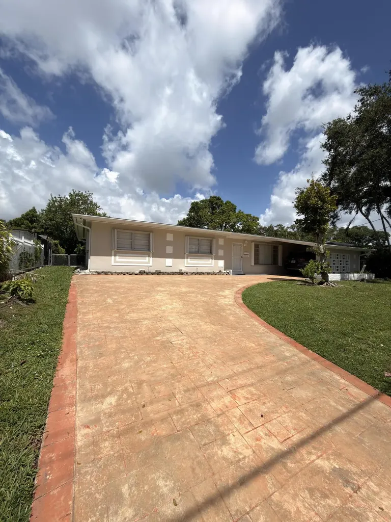 7500 SW 98th Court Miami FL 33173
