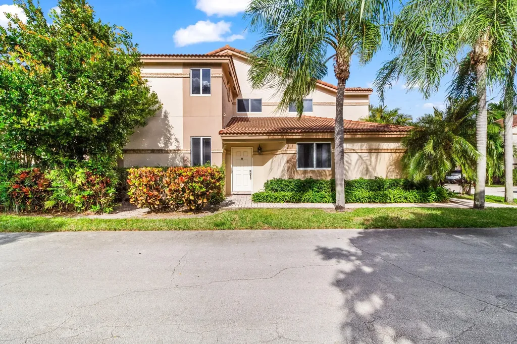 6700 Via Regina Boca Raton FL 33433