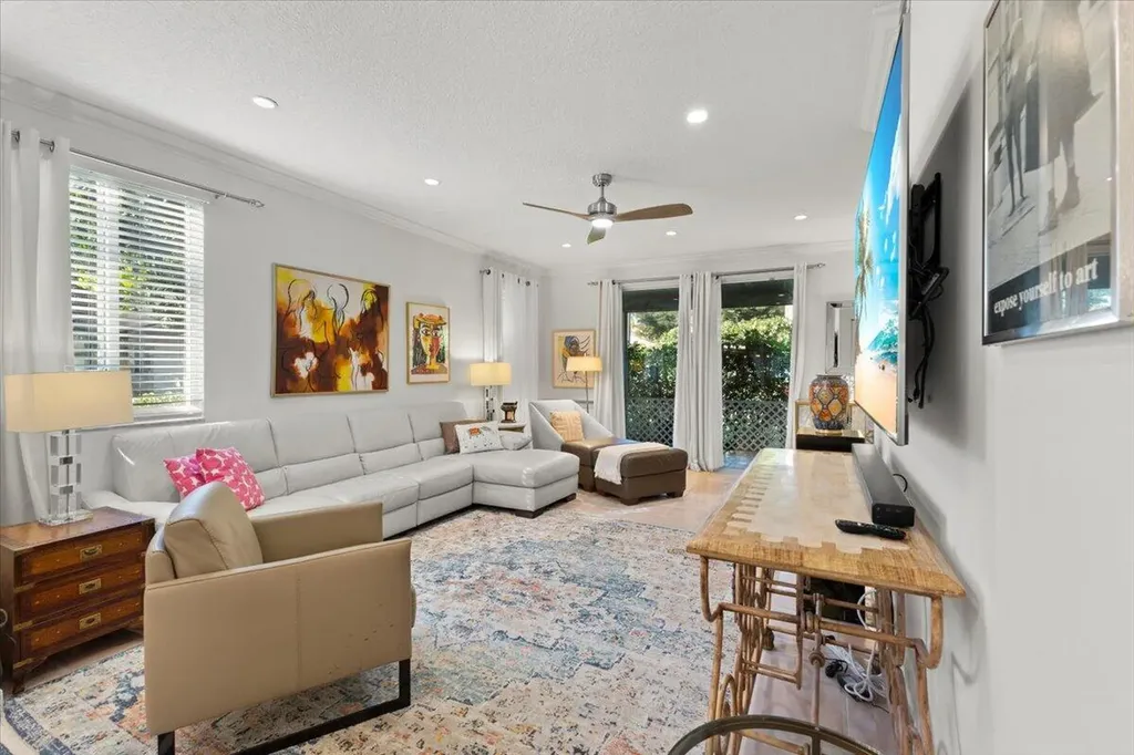 6700 Via Regina Boca Raton FL 33433
