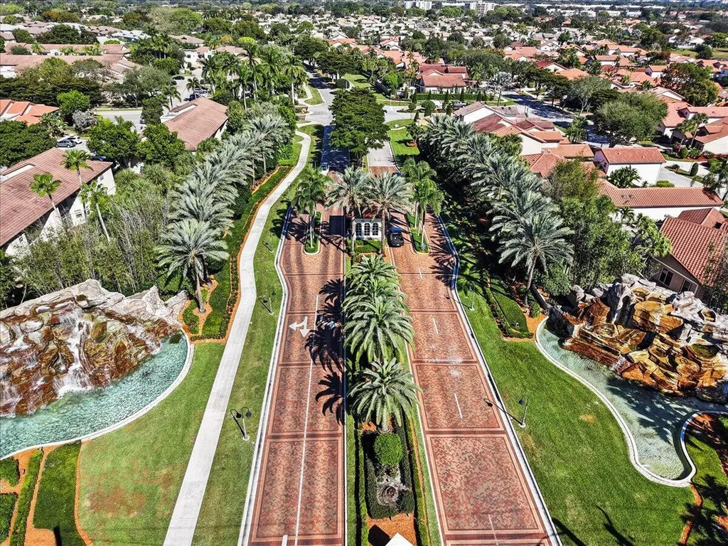 6700 Via Regina Boca Raton FL 33433