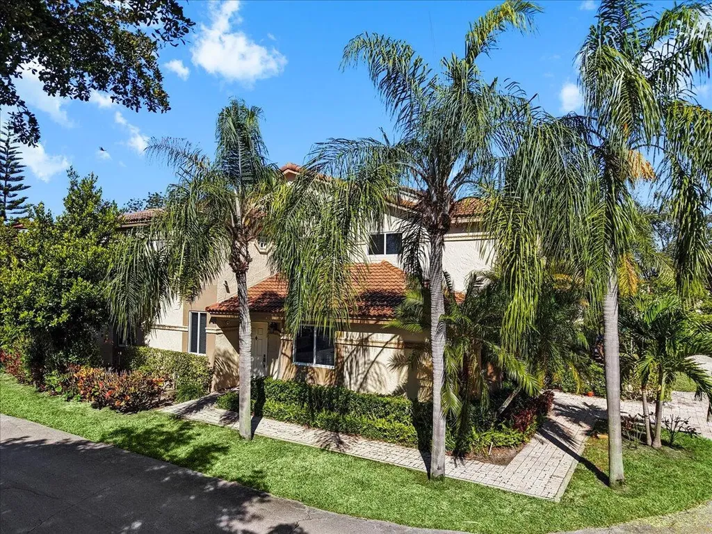 6700 Via Regina Boca Raton FL 33433