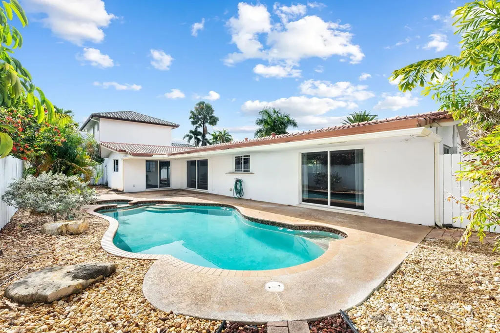 2011 NE 55th Street Fort Lauderdale FL 33308