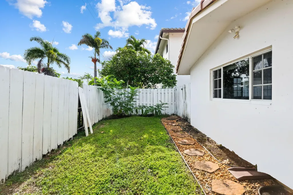 2011 NE 55th Street Fort Lauderdale FL 33308