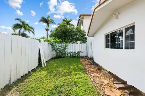 2011 NE 55th Street Fort Lauderdale FL 33308