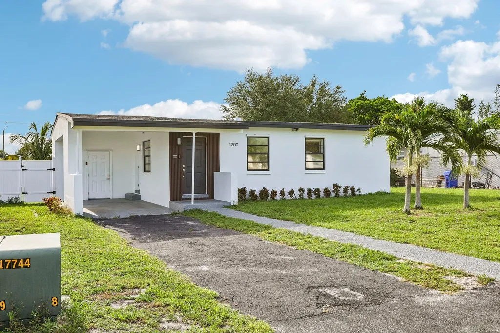 1200 NW 19th Avenue Fort Lauderdale FL 33311