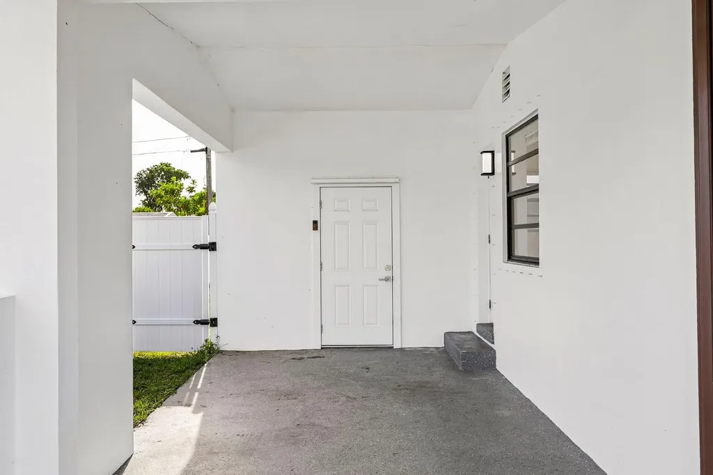1200 NW 19th Avenue Fort Lauderdale FL 33311