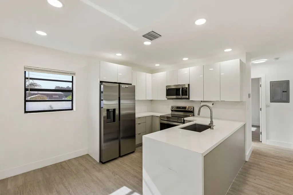 1200 NW 19th Avenue Fort Lauderdale FL 33311