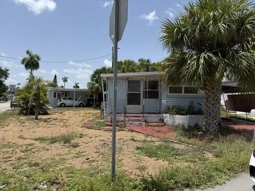 8500 SW 15th Court Davie FL 33324