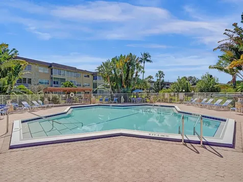5041 W Oakland Park Boulevard Lauderdale Lakes FL 33313