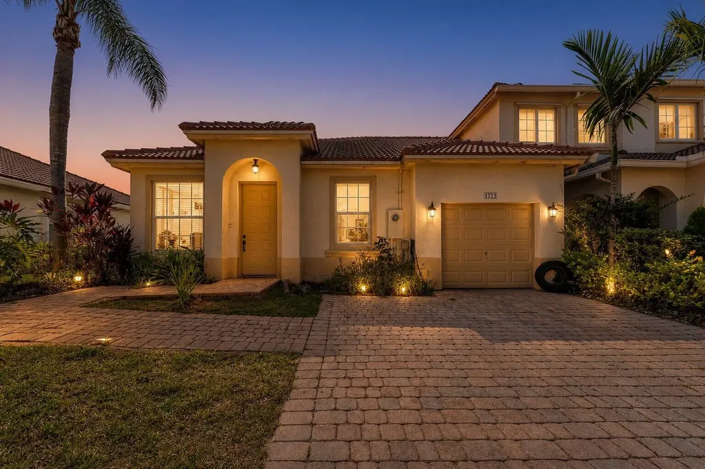 1723 NW 78th Way Pembroke Pines FL 33024