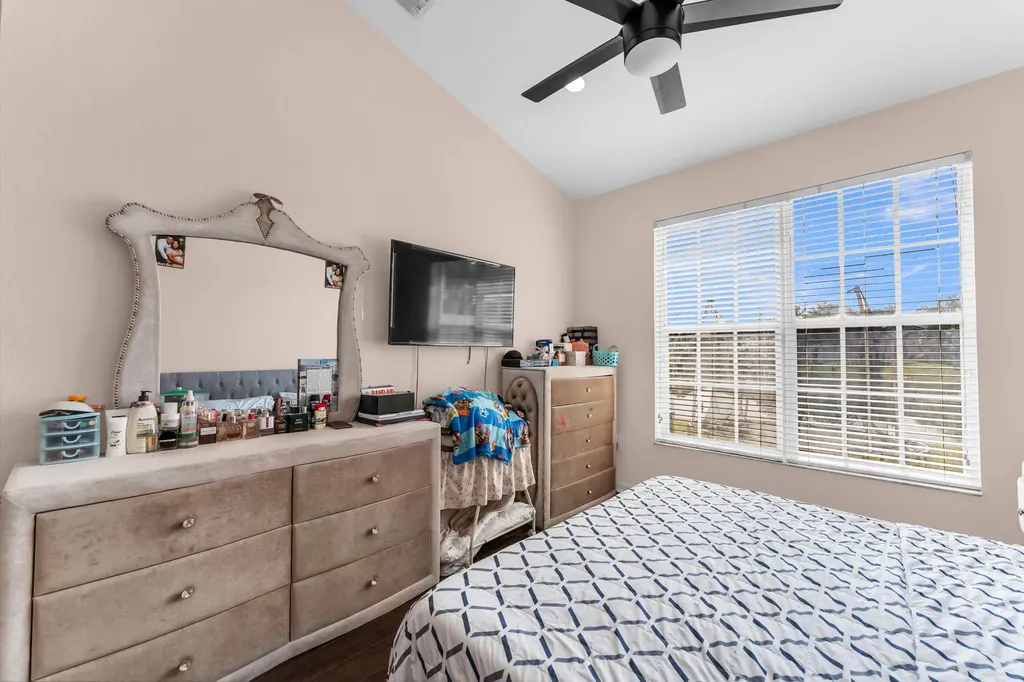 1723 NW 78th Way Pembroke Pines FL 33024