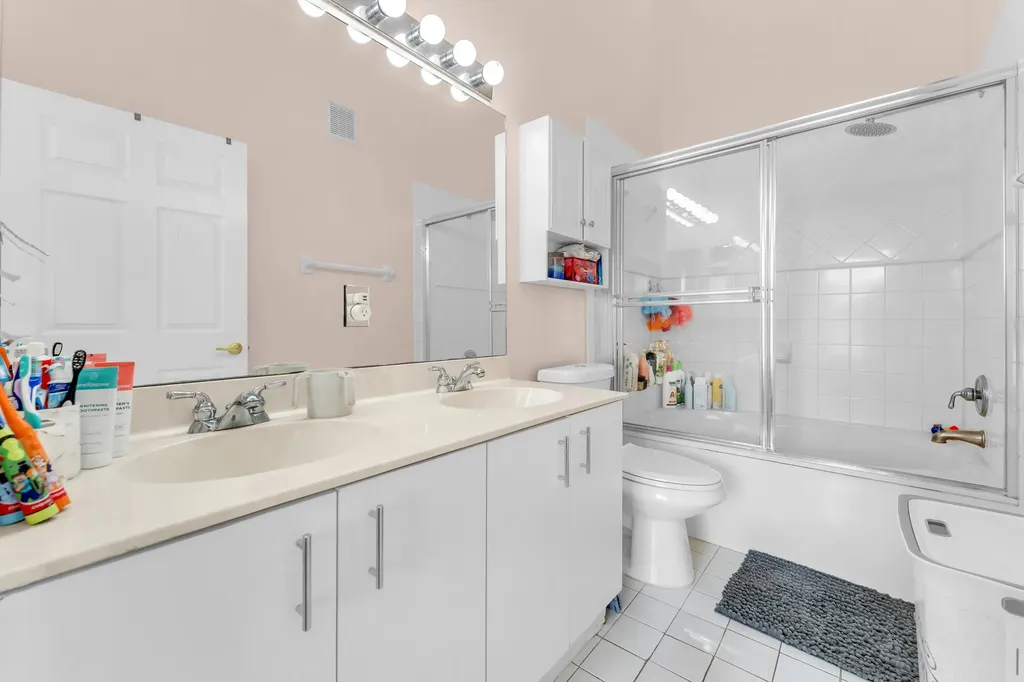 1723 NW 78th Way Pembroke Pines FL 33024