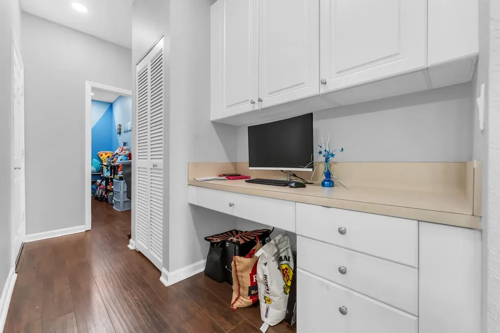 1723 NW 78th Way Pembroke Pines FL 33024