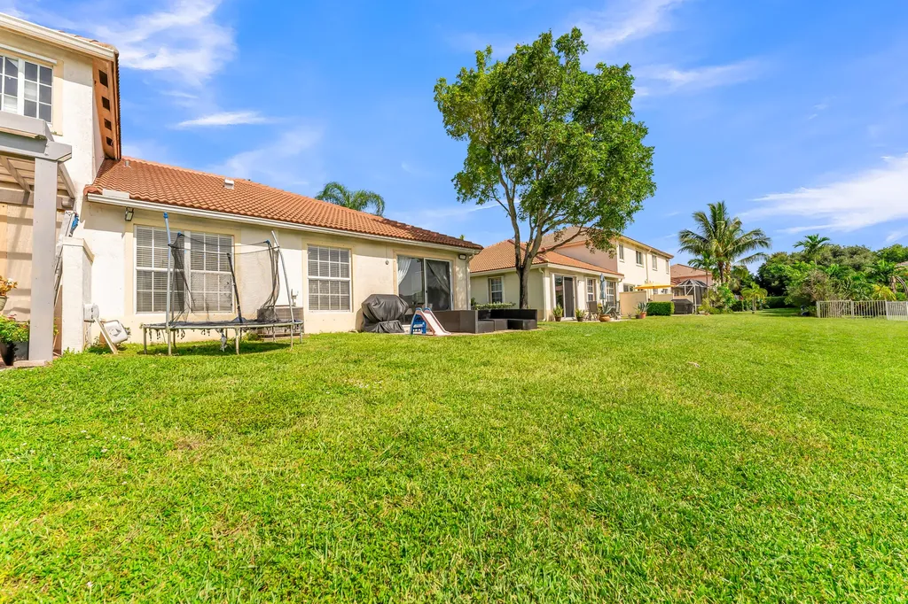 1723 NW 78th Way Pembroke Pines FL 33024