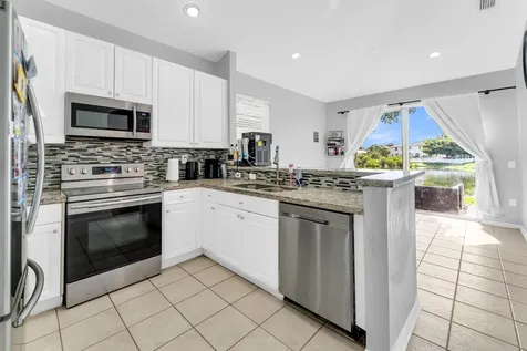1723 NW 78th Way Pembroke Pines FL 33024