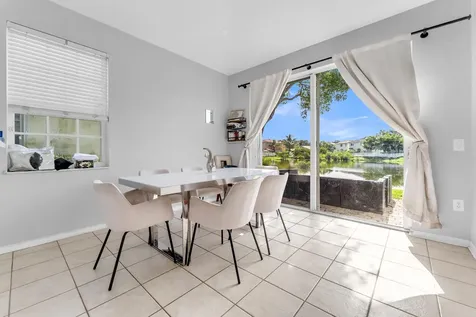 1723 NW 78th Way Pembroke Pines FL 33024