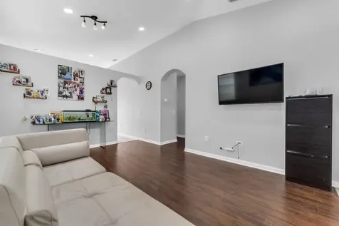 1723 NW 78th Way Pembroke Pines FL 33024
