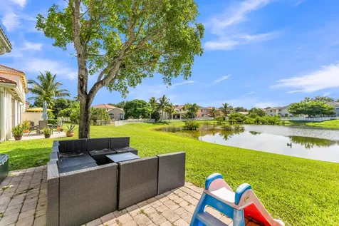 1723 NW 78th Way Pembroke Pines FL 33024