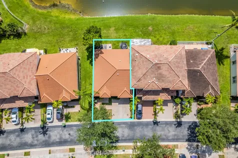 1723 NW 78th Way Pembroke Pines FL 33024