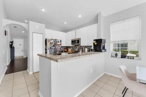 1723 NW 78th Way Pembroke Pines FL 33024