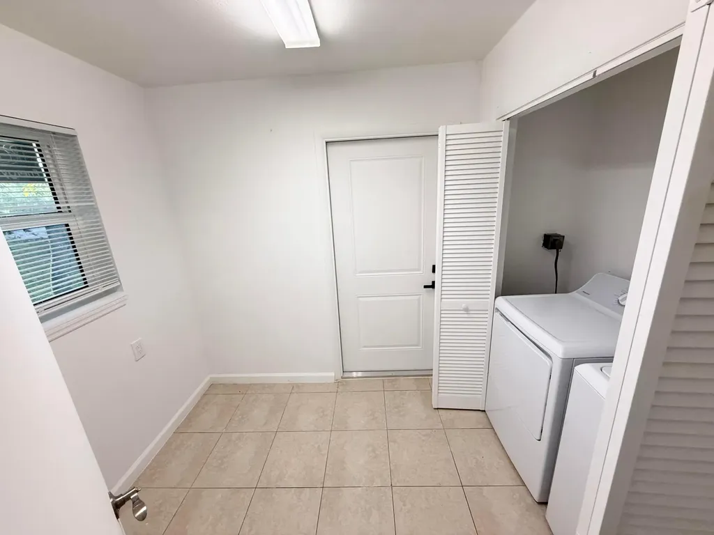 912 SE Tarpon Avenue Stuart FL 34994