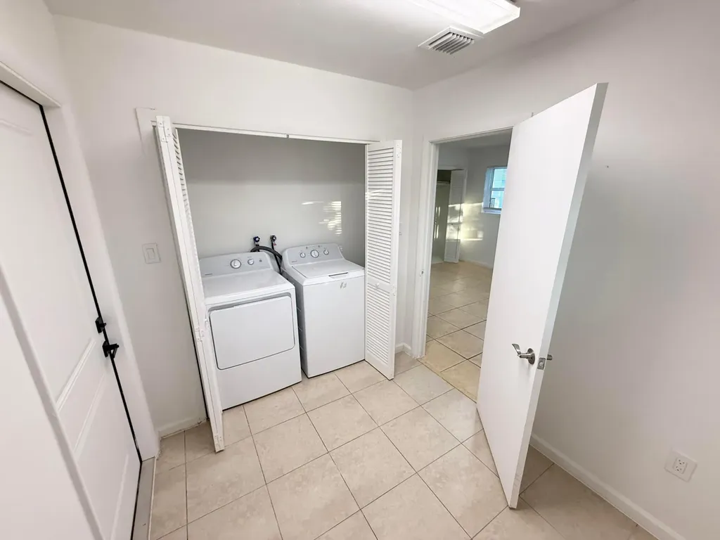 912 SE Tarpon Avenue Stuart FL 34994
