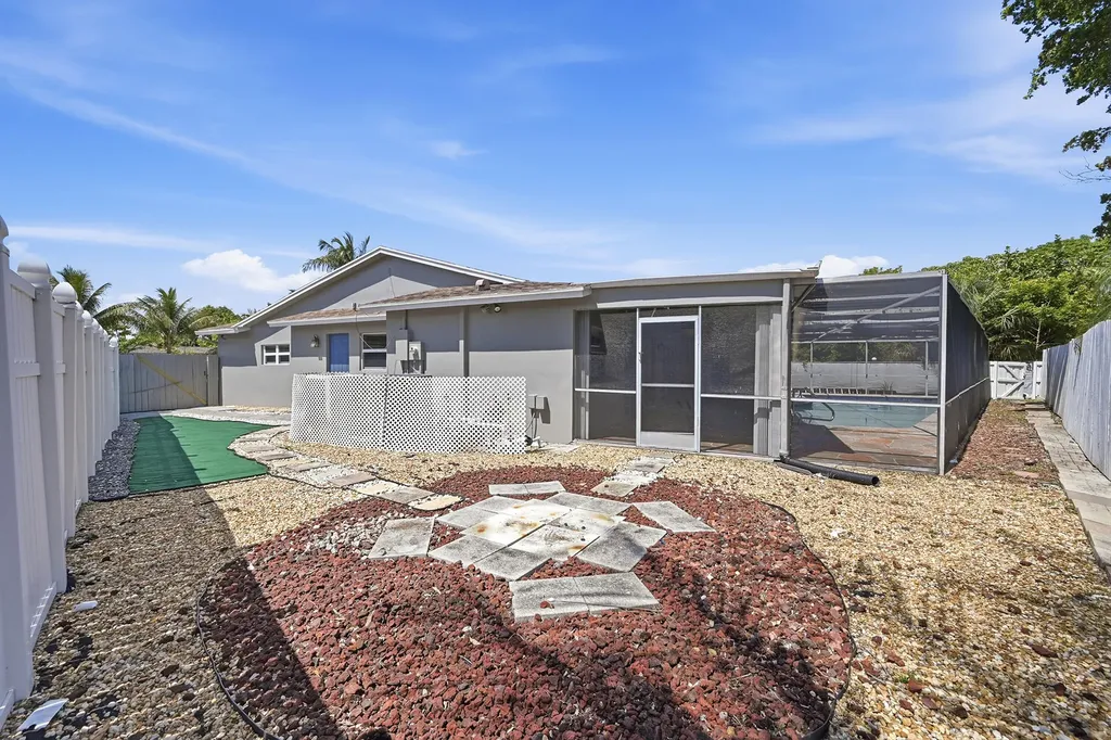 5831 NW 56th Place Tamarac FL 33319