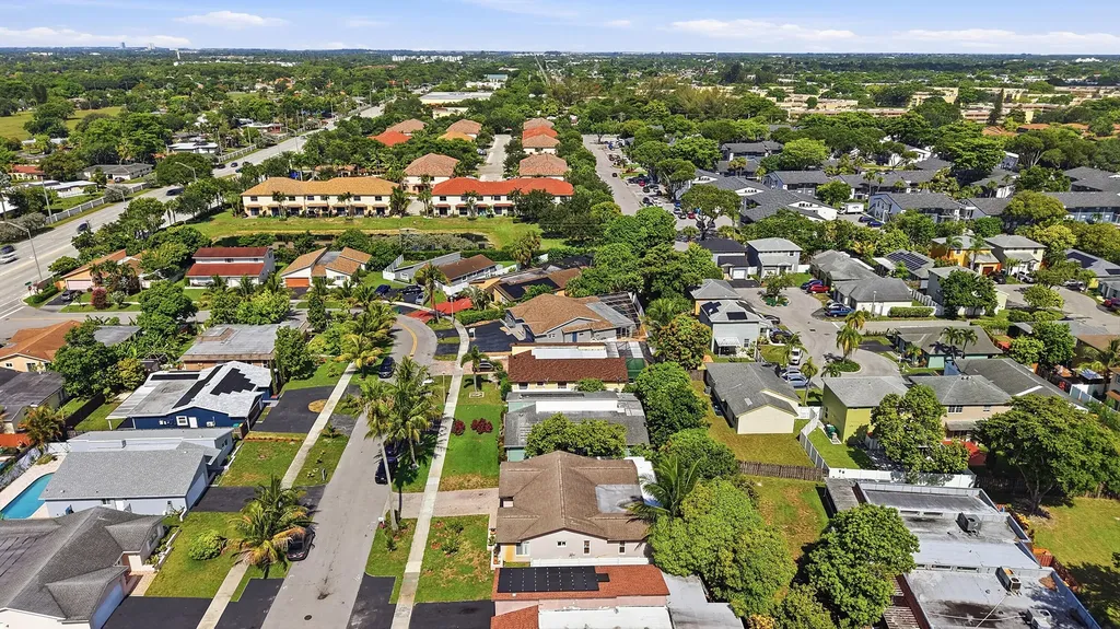 5831 NW 56th Place Tamarac FL 33319