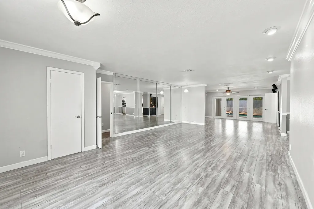5831 NW 56th Place Tamarac FL 33319