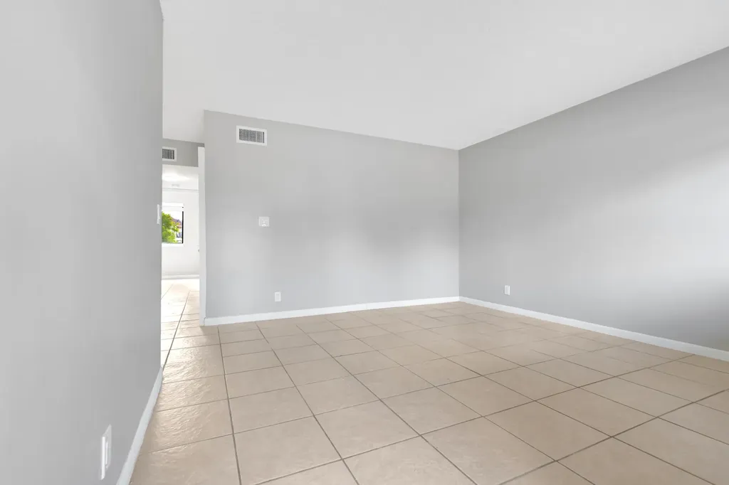 400 Nottingham Circle Greenacres FL 33463