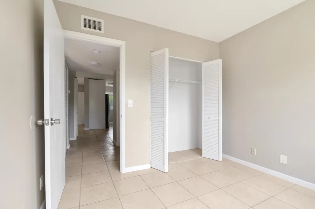 400 Nottingham Circle Greenacres FL 33463