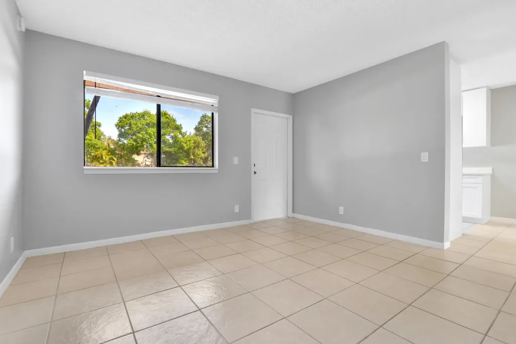 400 Nottingham Circle Greenacres FL 33463