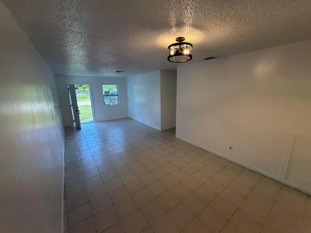 5001 Eastwood Drive Fort Pierce FL 34951