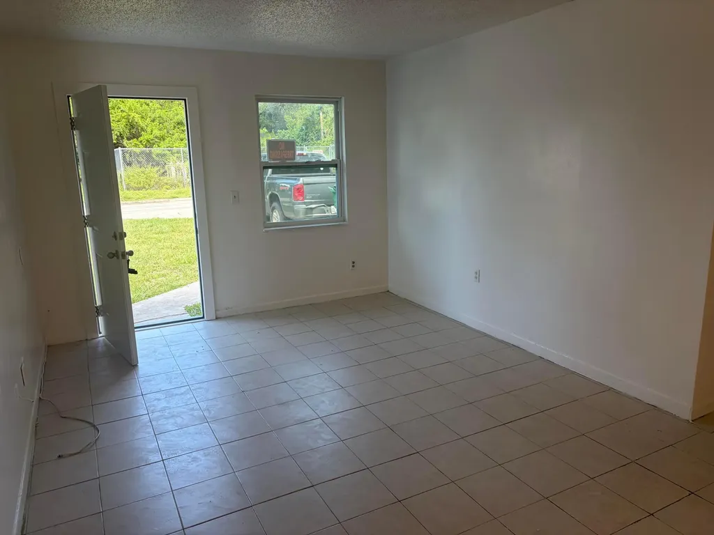 5001 Eastwood Drive Fort Pierce FL 34951