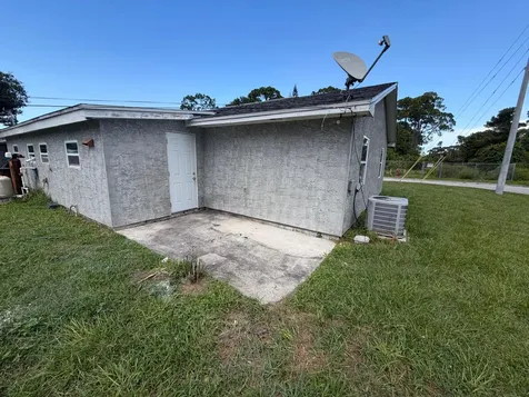 5001 Eastwood Drive Fort Pierce FL 34951