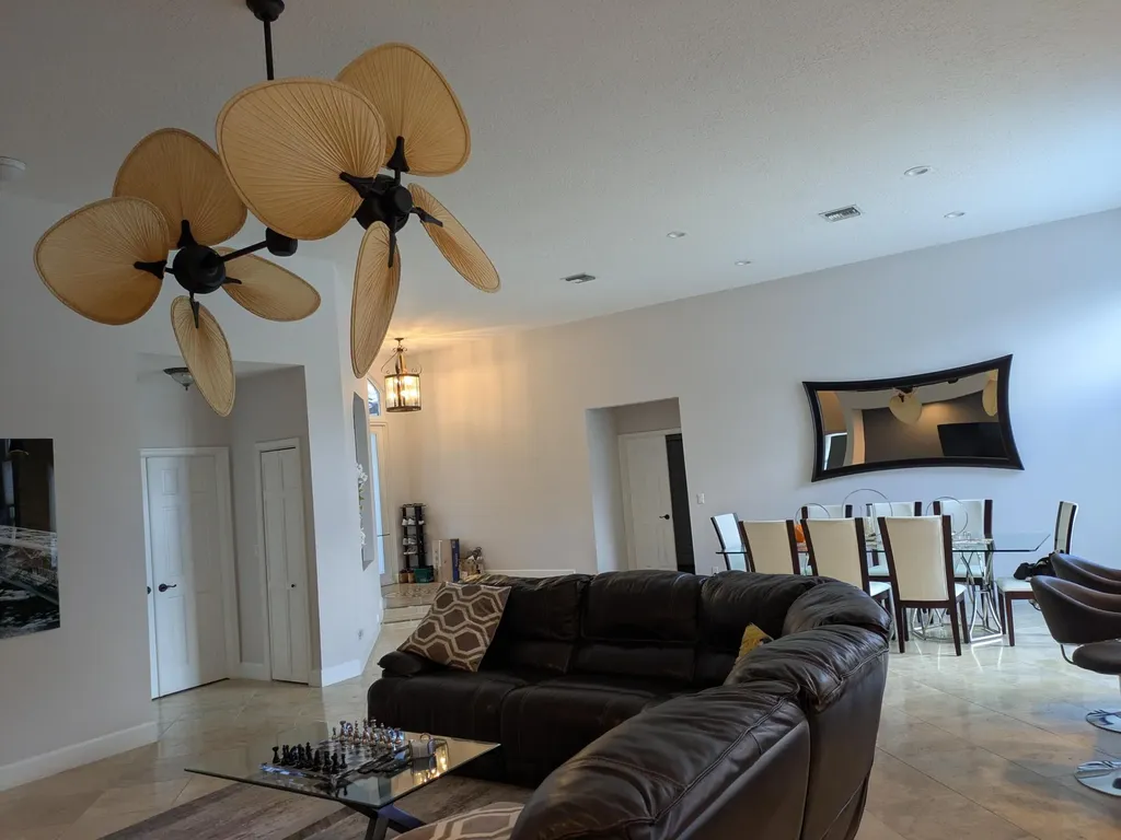 1865 NW 124th Way Coral Springs FL 33071